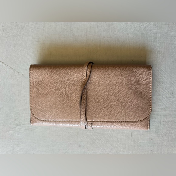 EUC Cuyana The Travel Beauty Roll in Soft Rose - Picture 11 of 12